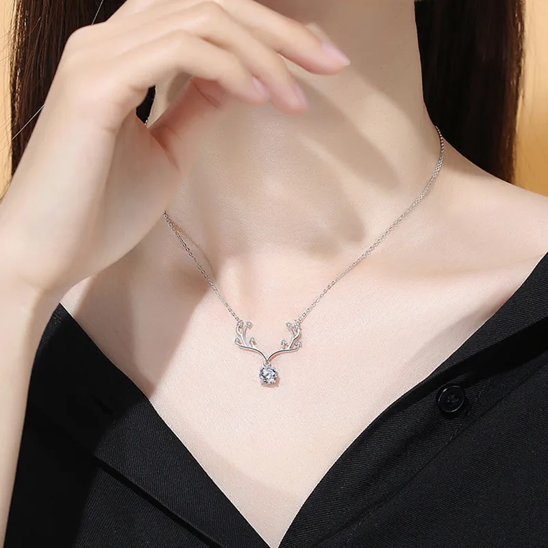 dây chuyền bạc nữ đính kim cương moissanite hình gạc nai dây chuyền bạc nữ đính kim cương moissanite hình gạc nai